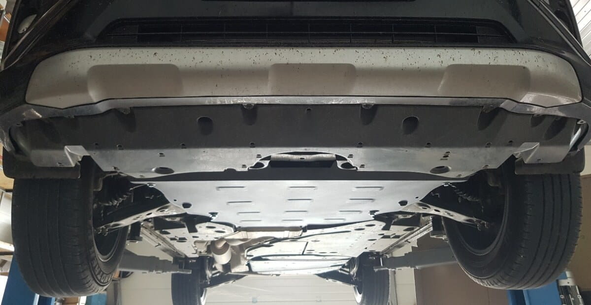 Toyota RAV4 gearbox skid plate installed
